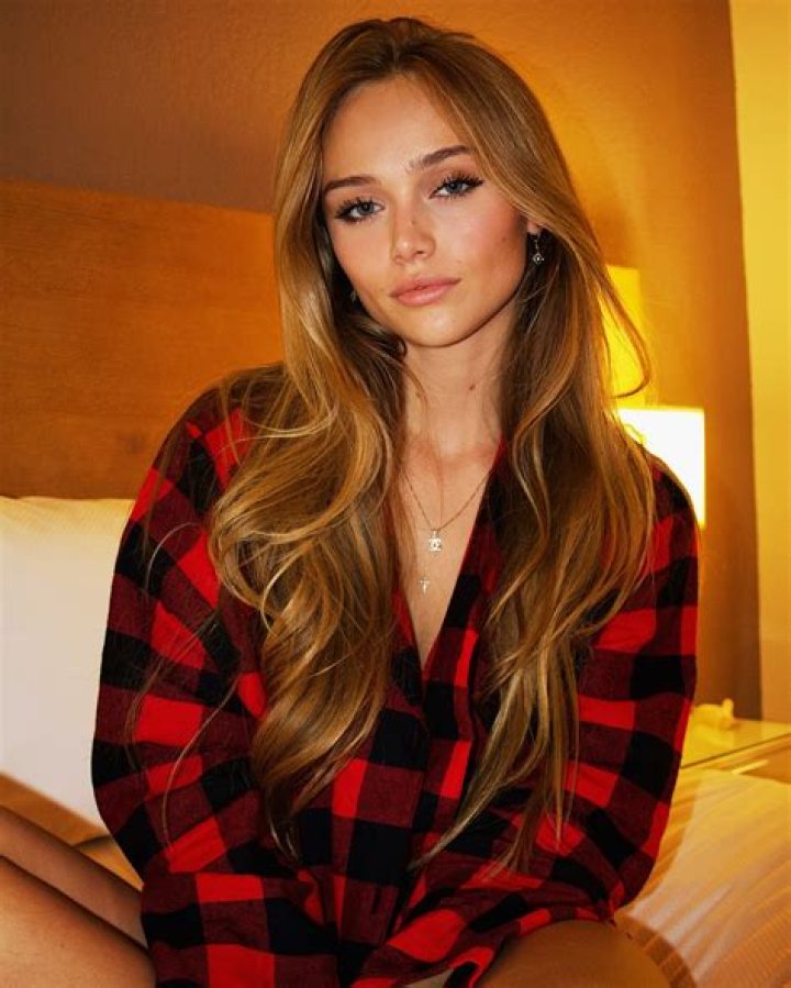 Bunnyblondy: The Enigmatic Star of Social Media