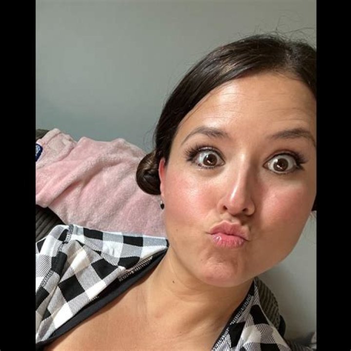 Discovering the Allure of cherr.bearr22: A Journey into Creativity and Connection