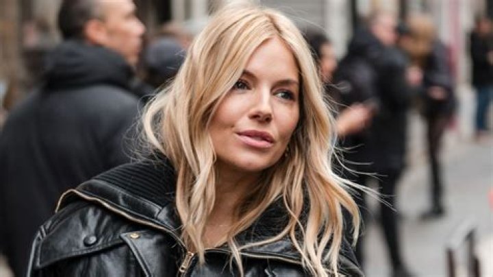 Discovering the World of Bunny Blondy