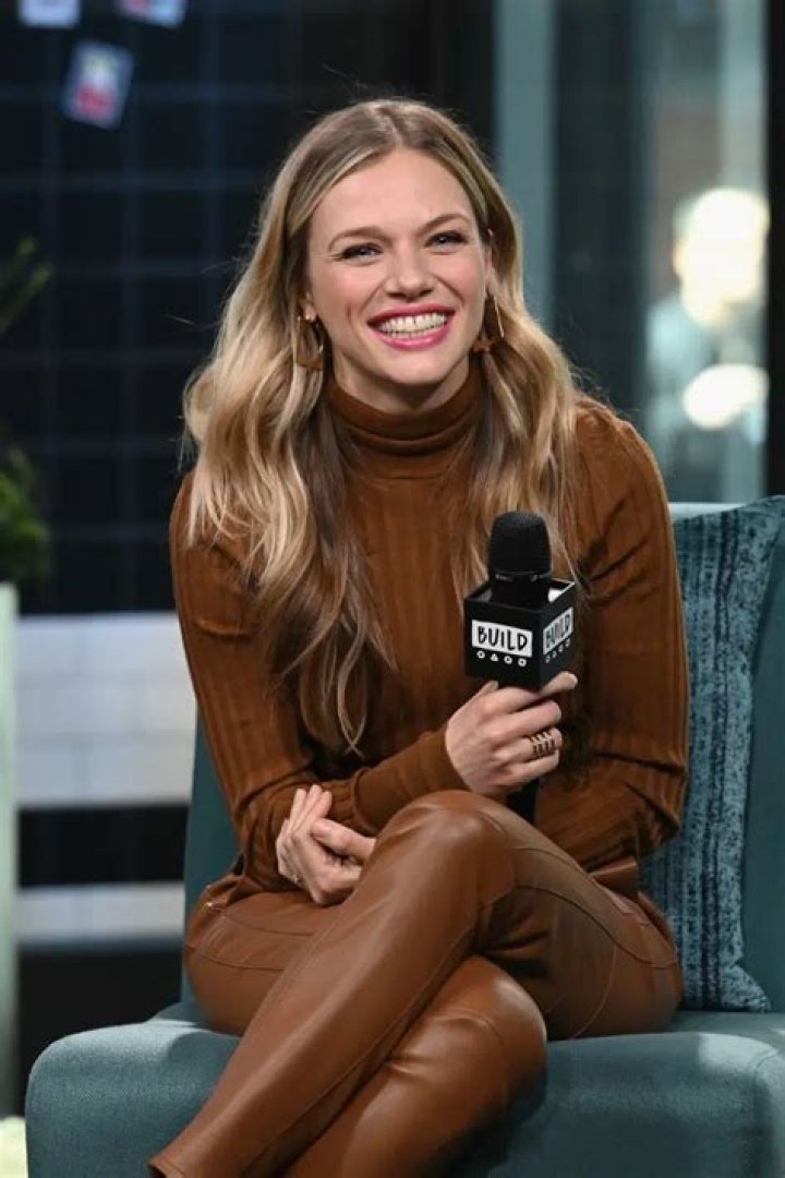 How Rich is Tracy Spiridakos? Exploring the Actress's Wealth