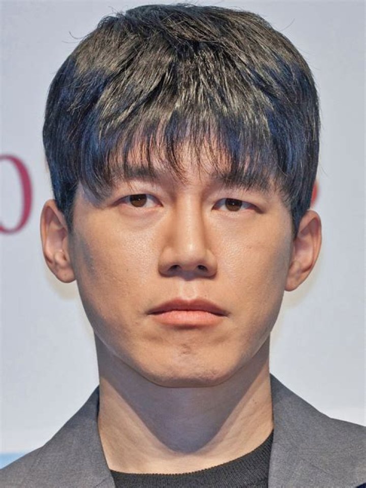 Kim Mu-Yeol: A Versatile Actor with a Captivating Screen Presence