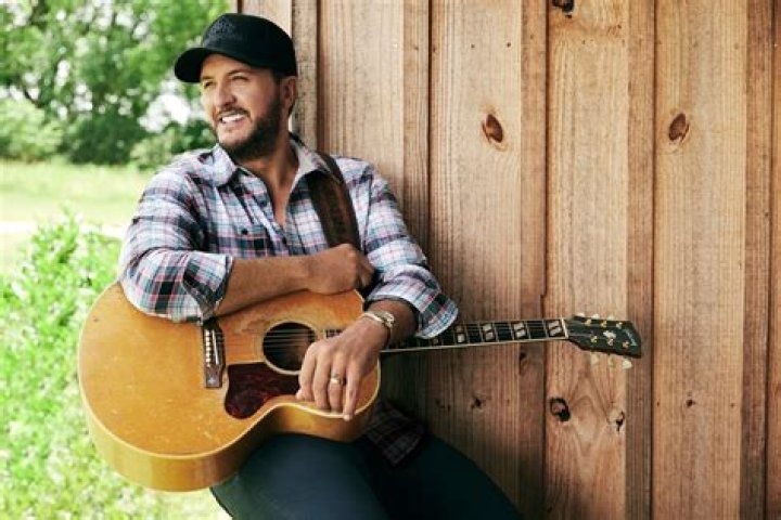 Luke Bryan's Connection to Trump: A Look into Country Music and Politics