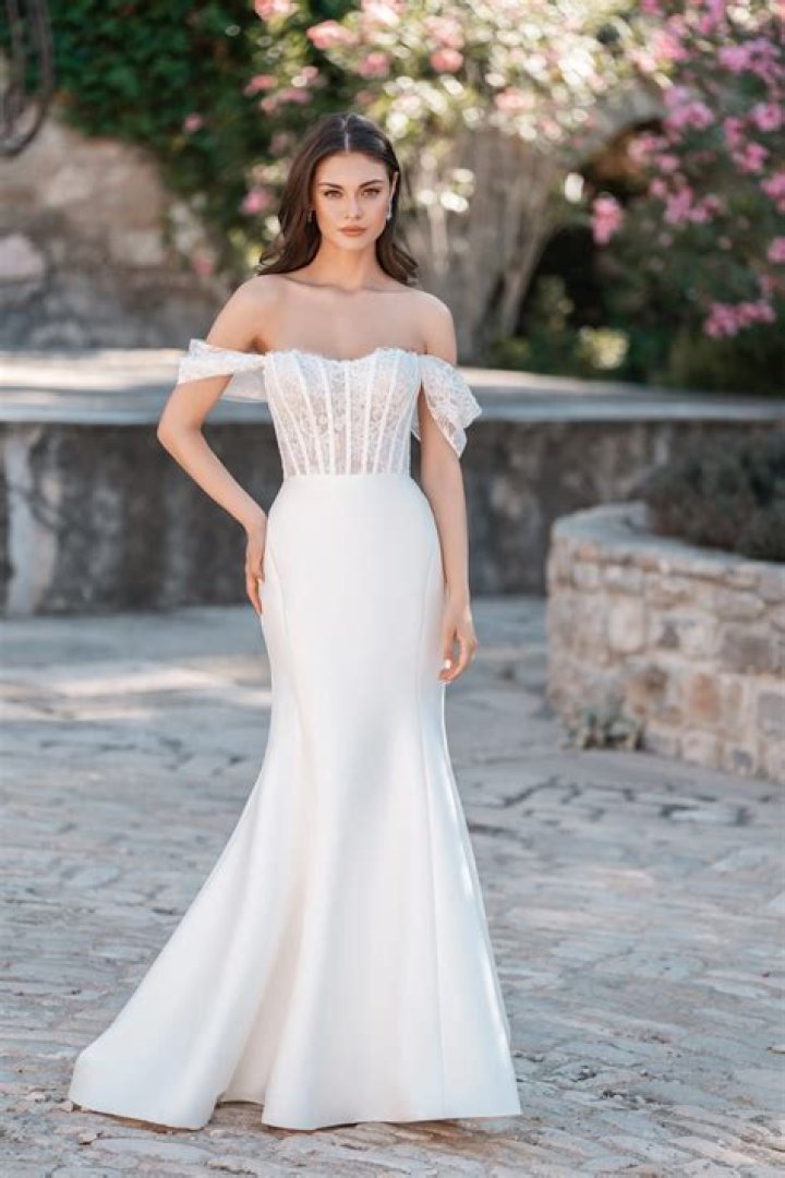 Sophia Rain: Unveiling the Allure Behind the Name