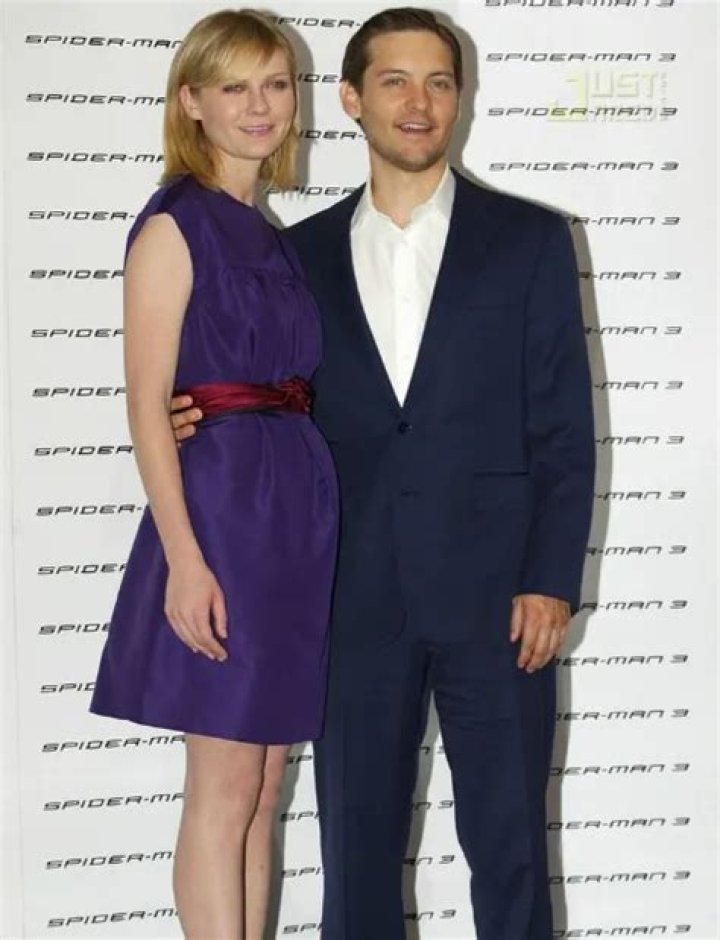 Tobey Maguire's Height in Feet: Uncovering the Truth
