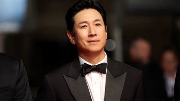 Unveiling Lee Sun Kyun's: Exploring His Remarkable Net Worth