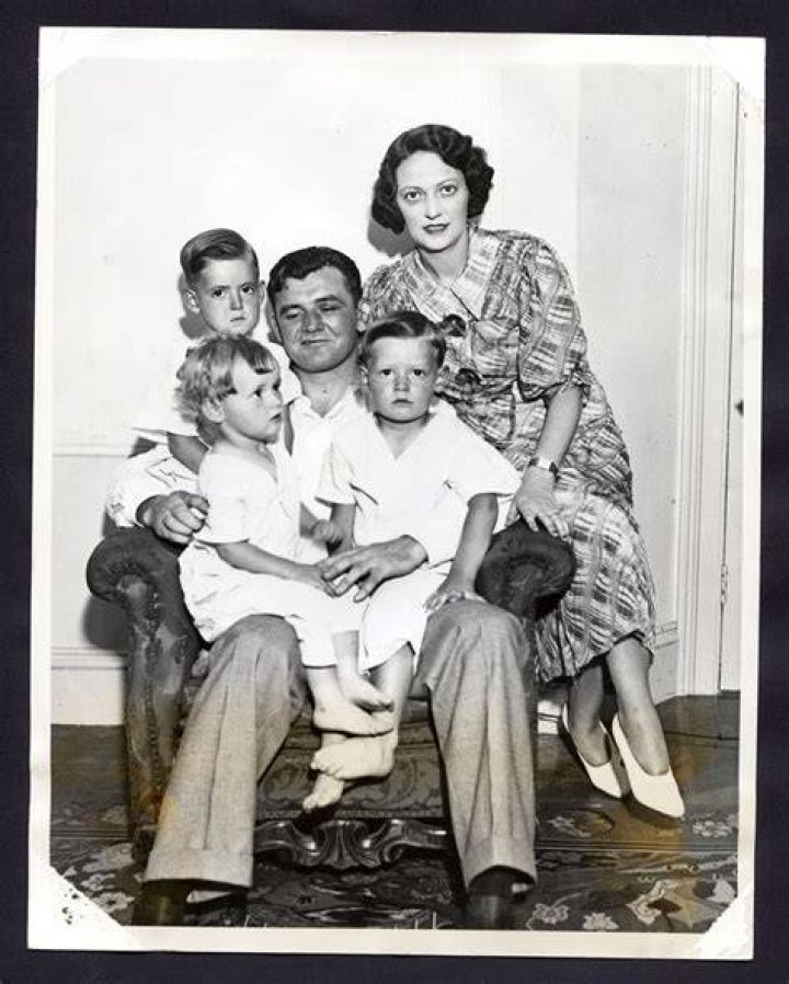 Unveiling the Enigmatic Life of Mae Braddock