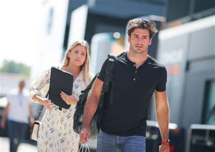 Unveiling the Life of Sainz's Wife: A Journey of Love and Support