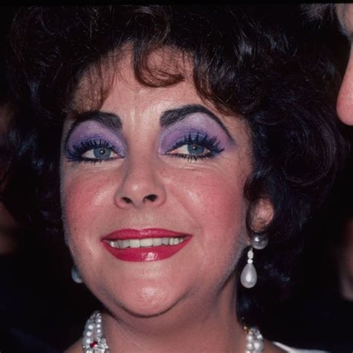 Unveiling the Mystery: Sandra Smith's Eyes – Are They Real?