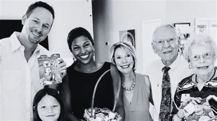 Who is Mika Kleinschmidt's Family Tree? Parents Revealed